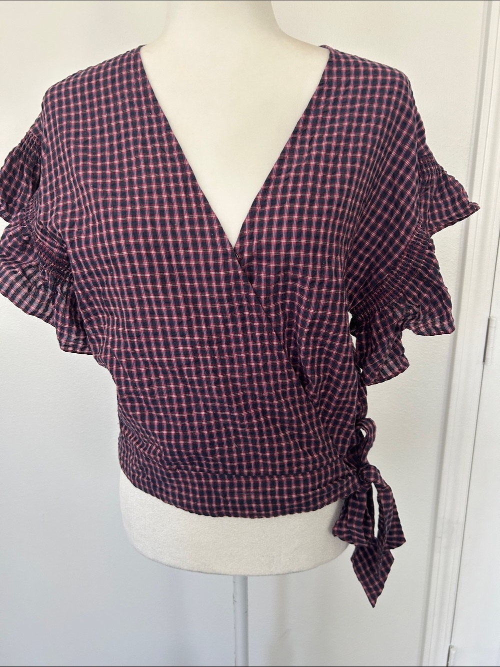 Madewell Navy and Pink Plaid Wrap Top with Ruffled Sleeves. Size L
# 0363